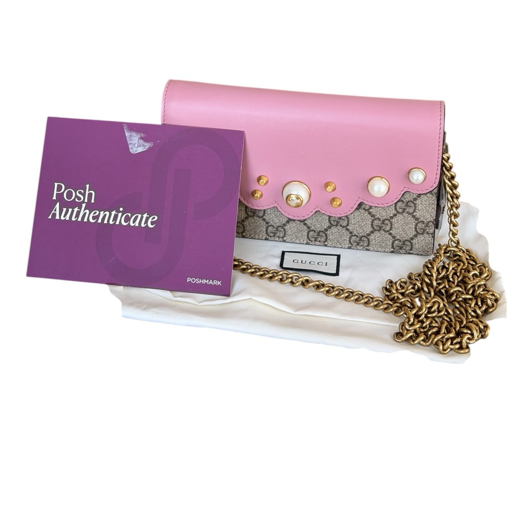 Gucci GG Supreme Pearl Peony WalletOn Chain.  PRISTINE